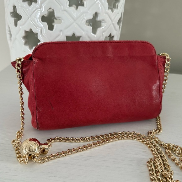Chanel Vintage Red Lambskin CC Pouch - Picture 4 of 16